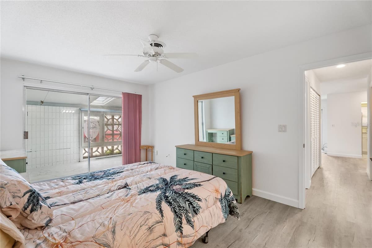 1205 TARPON CENTER DRIVE — photo 14 of 25