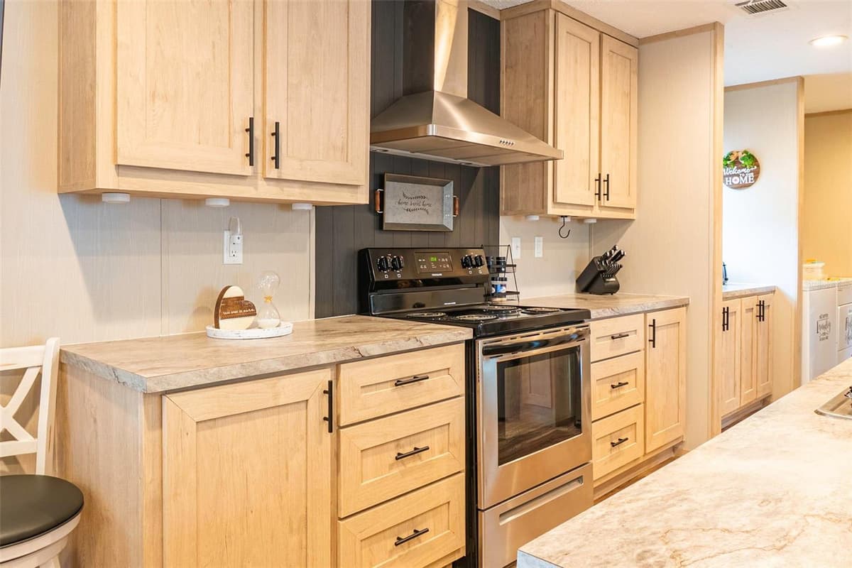 6556 LIMA AVENUE — photo 8 of 24