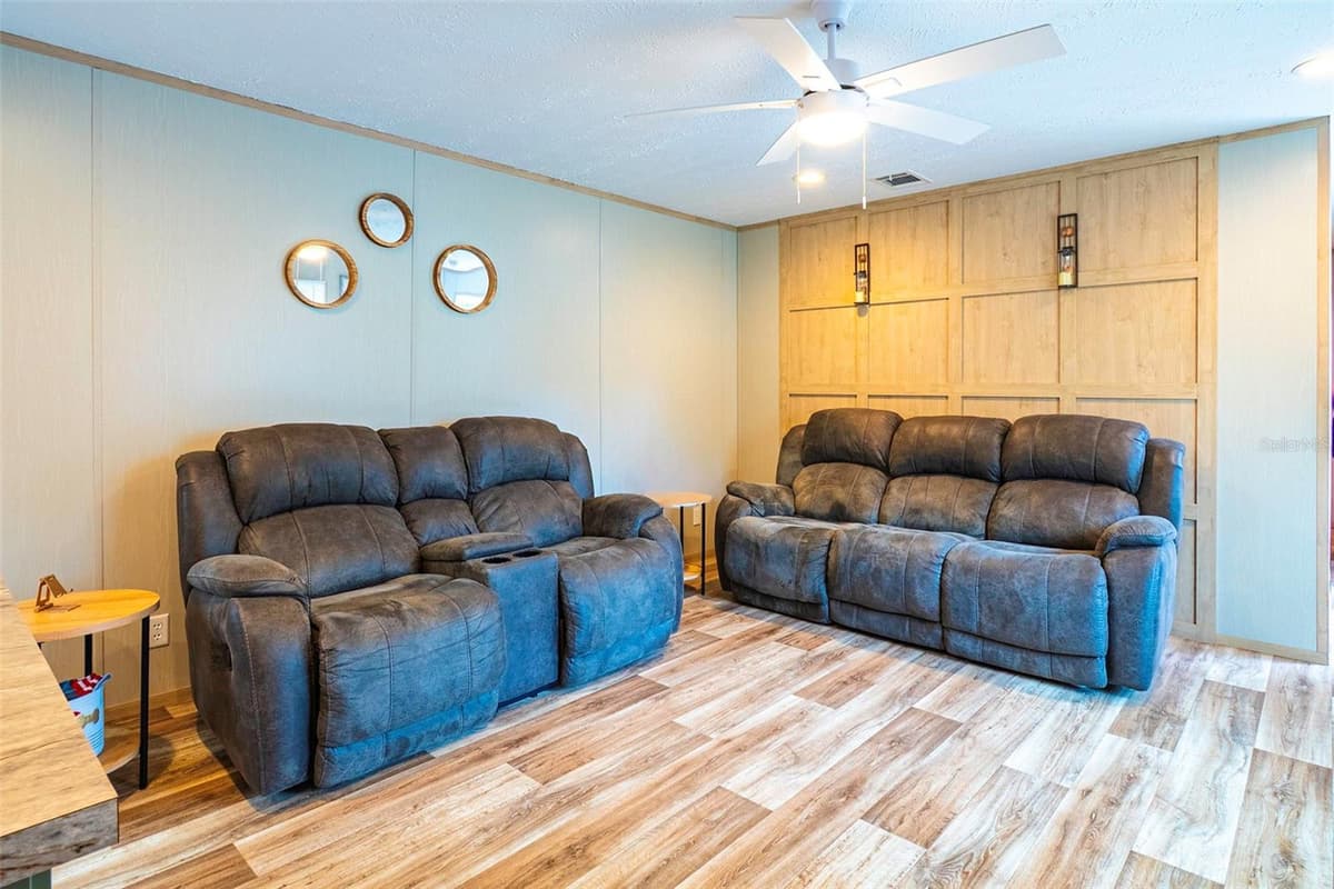 6556 LIMA AVENUE — photo 11 of 24