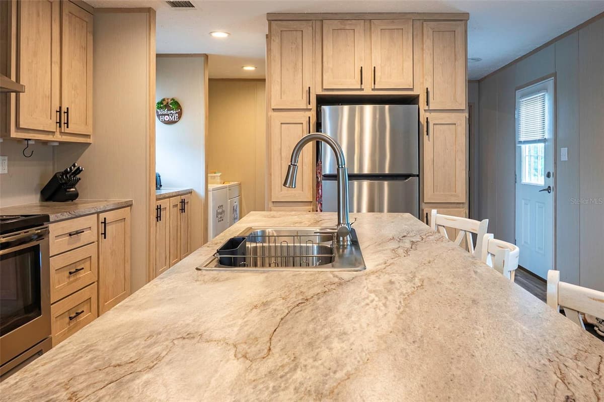 6556 LIMA AVENUE — photo 7 of 24