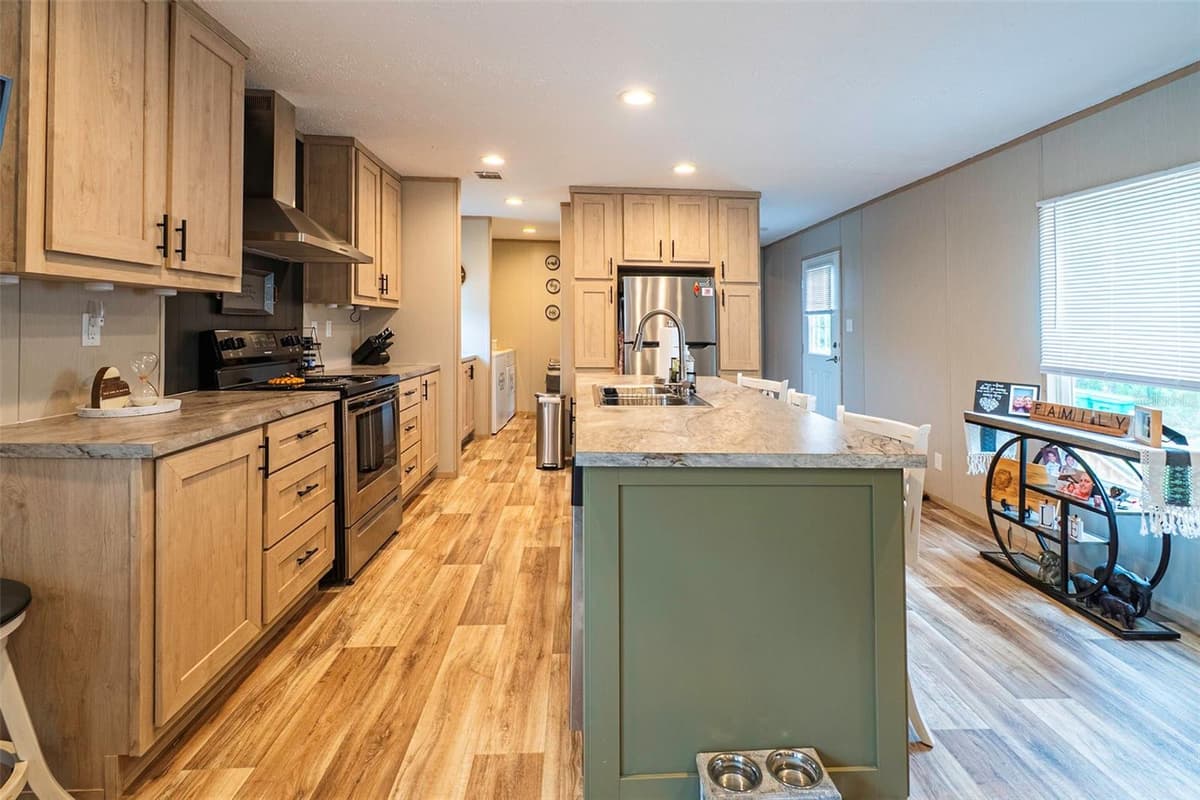 6556 LIMA AVENUE — photo 12 of 24
