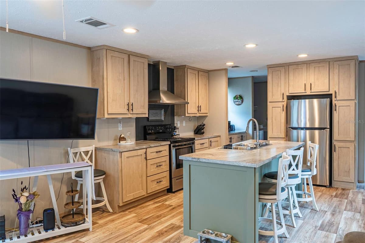 6556 LIMA AVENUE — photo 5 of 24