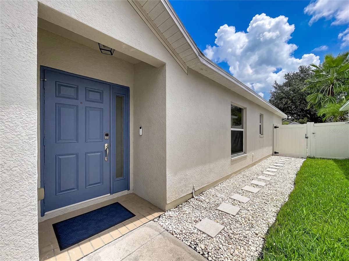 7710 CARRIAGE POINTE DRIVE — photo 3 of 44