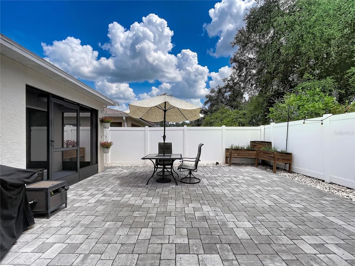 7710 CARRIAGE POINTE DRIVE — photo 34 of 44