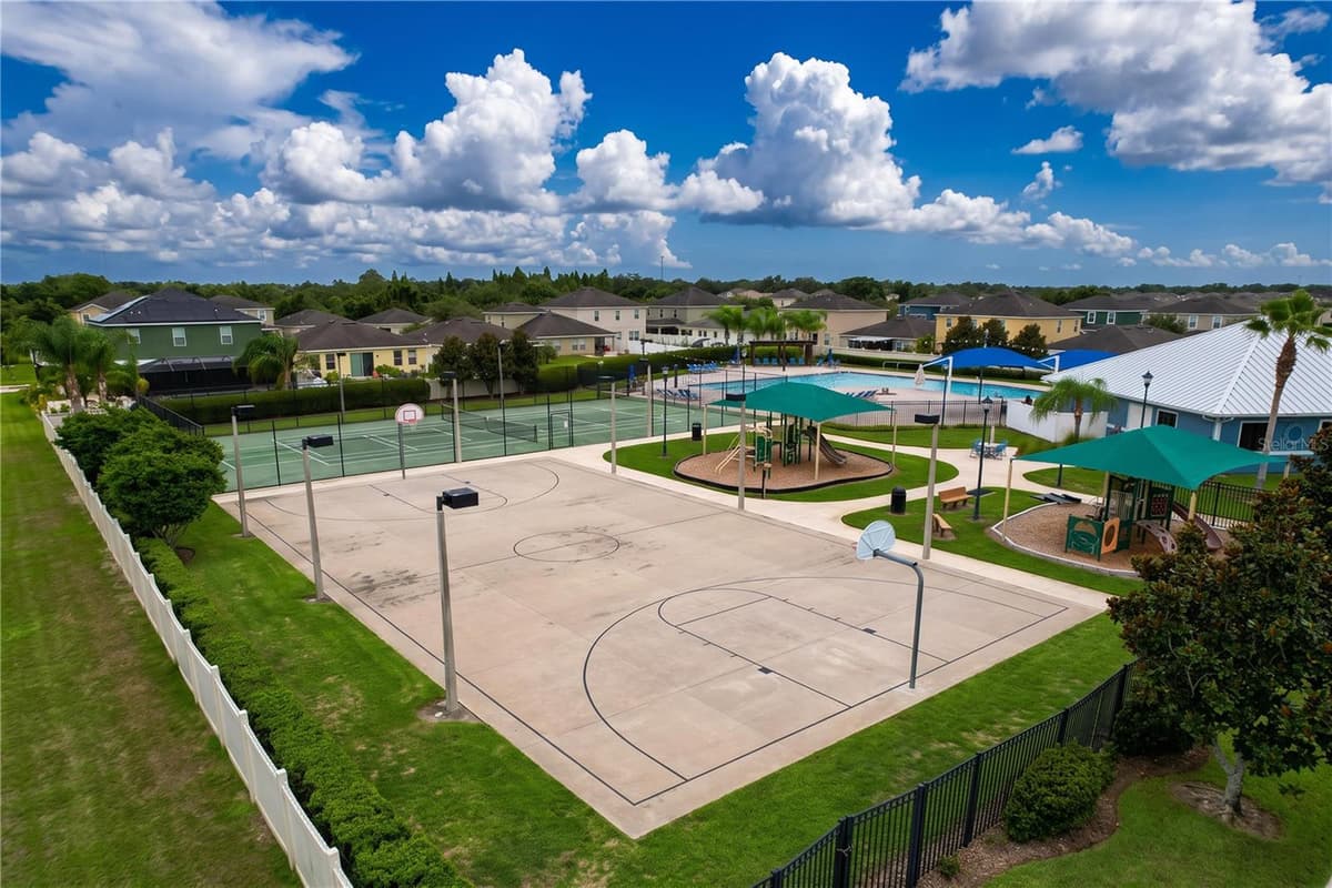 7710 CARRIAGE POINTE DRIVE — photo 40 of 44
