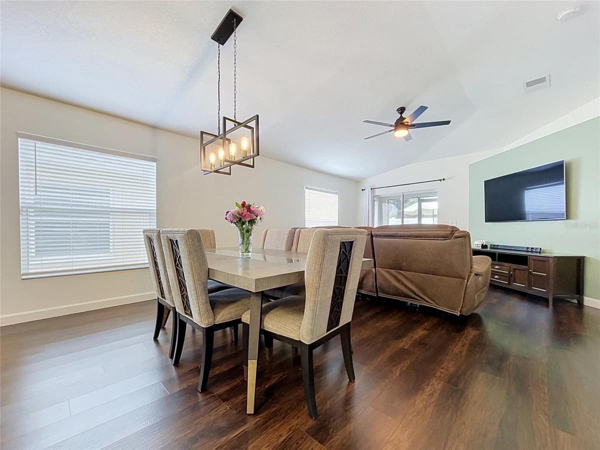 7710 CARRIAGE POINTE DRIVE — photo 12 of 44