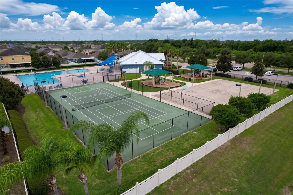 7710 CARRIAGE POINTE DRIVE — photo 41 of 44