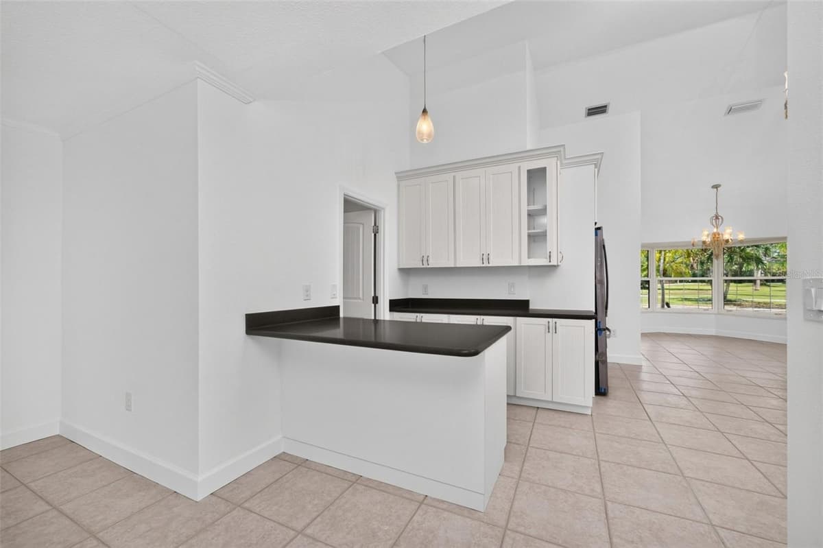 200 OXFORD DRIVE — photo 16 of 83