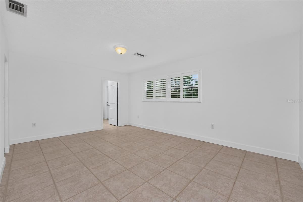 200 OXFORD DRIVE — photo 31 of 83