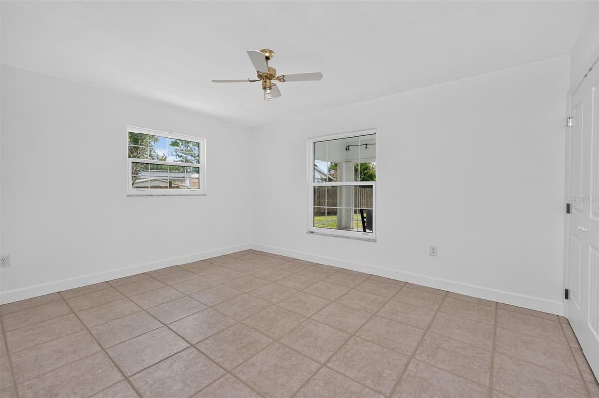 200 OXFORD DRIVE — photo 42 of 83