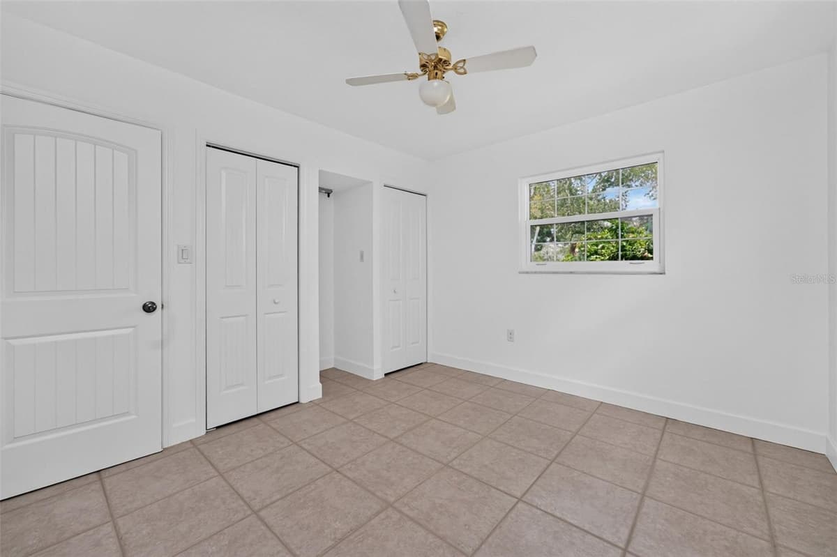 200 OXFORD DRIVE — photo 37 of 83