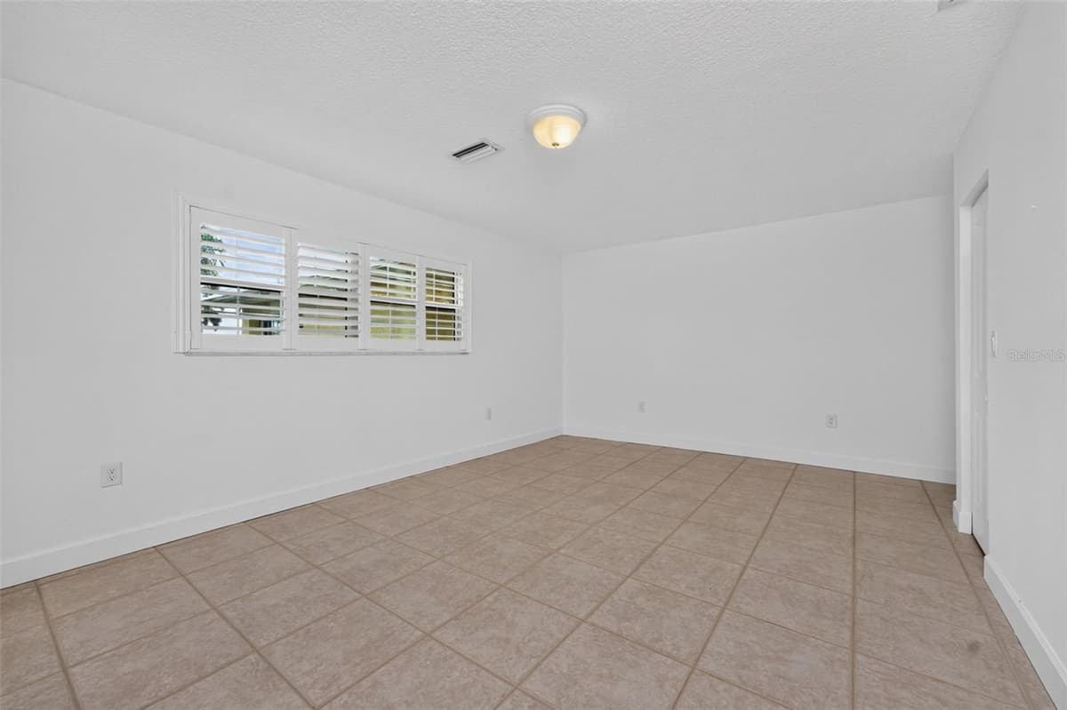 200 OXFORD DRIVE — photo 38 of 83