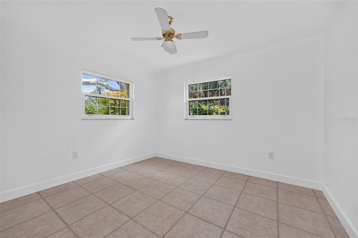 200 OXFORD DRIVE — photo 36 of 83