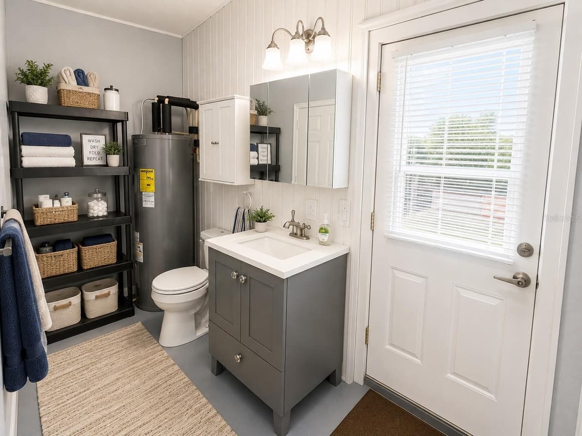 1907 IOWA AVENUE — photo 18 of 38
