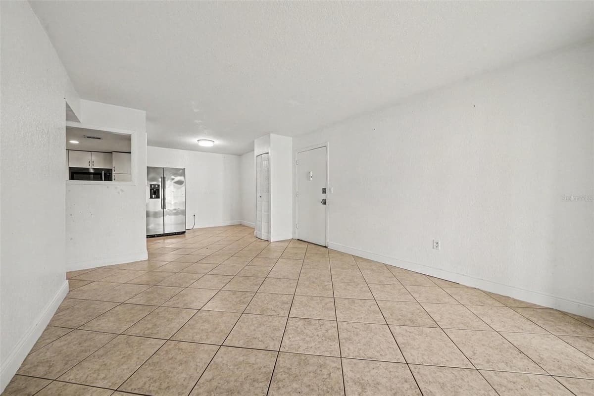 902 LAKE DESTINY ROAD — photo 6 of 21