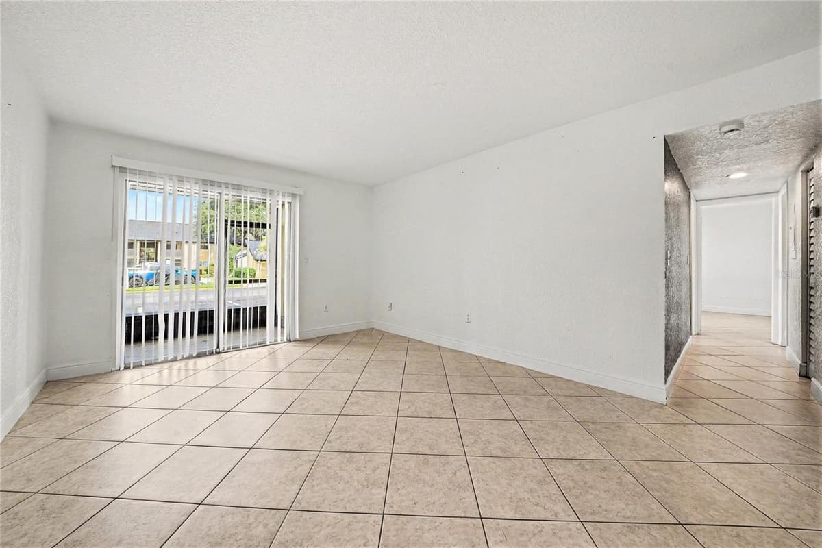902 LAKE DESTINY ROAD — photo 4 of 21