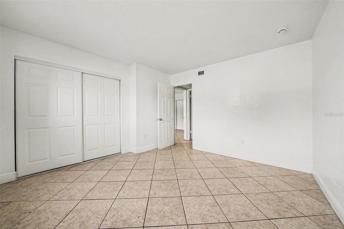 902 LAKE DESTINY ROAD — photo 14 of 21