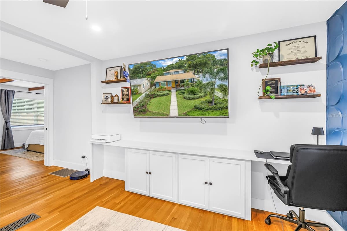 3935 BURLINGTON AVENUE — photo 42 of 67