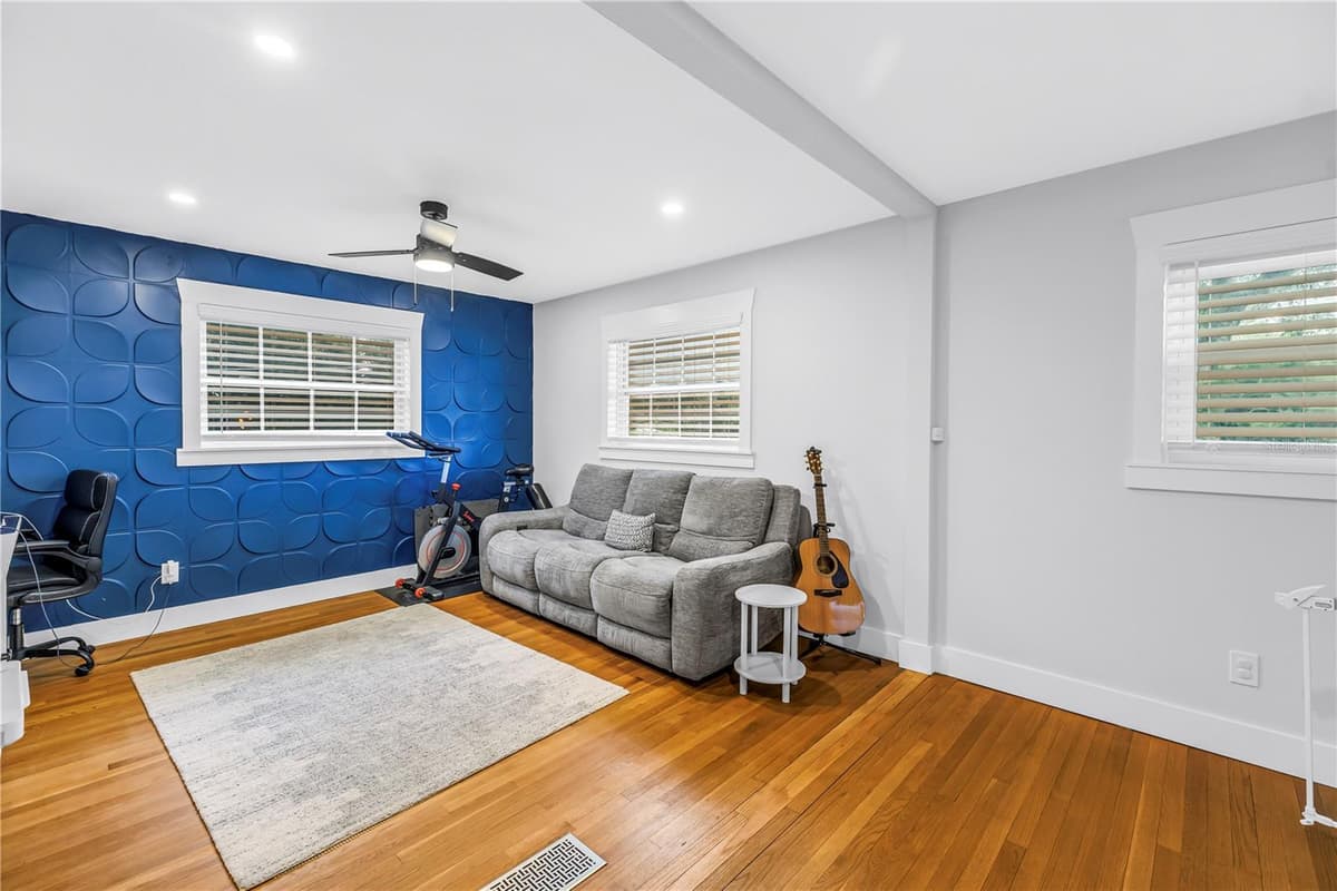 3935 BURLINGTON AVENUE — photo 45 of 67