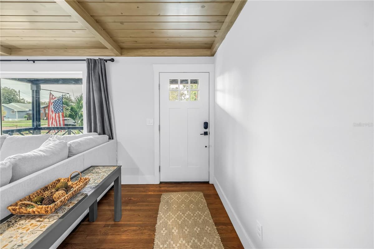 3935 BURLINGTON AVENUE — photo 9 of 67
