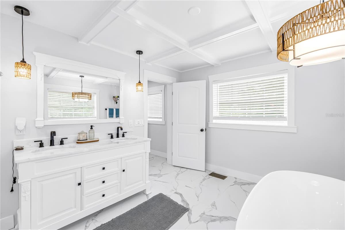 3935 BURLINGTON AVENUE — photo 36 of 67