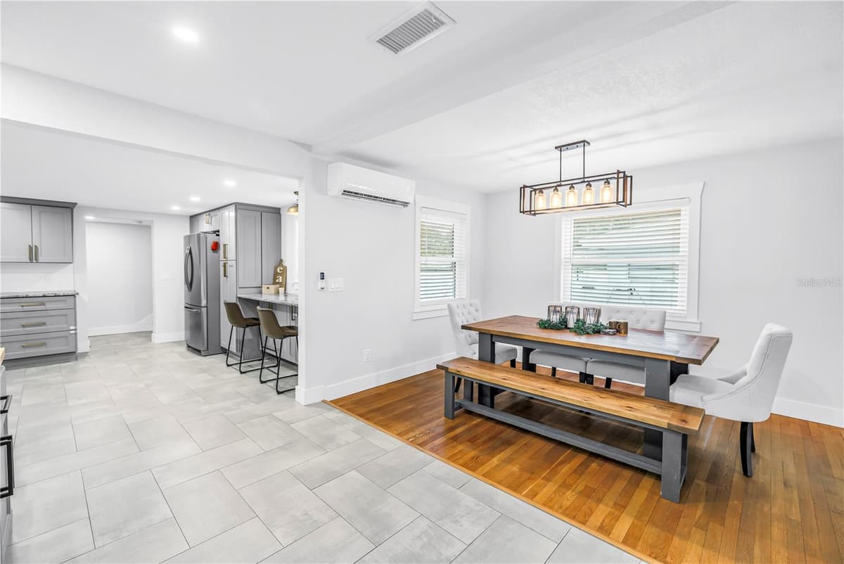 3935 BURLINGTON AVENUE — photo 14 of 67