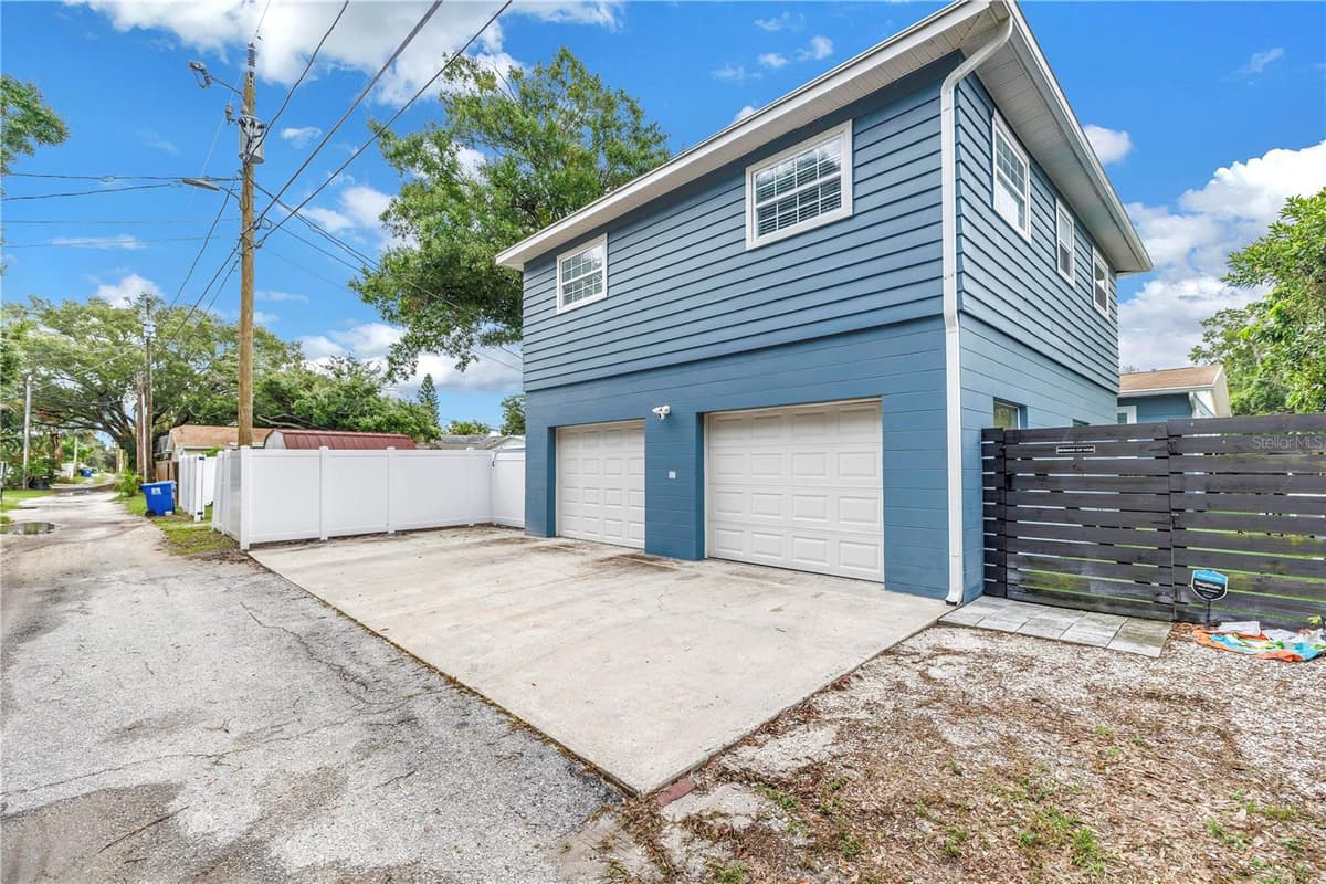 3935 BURLINGTON AVENUE — photo 50 of 67