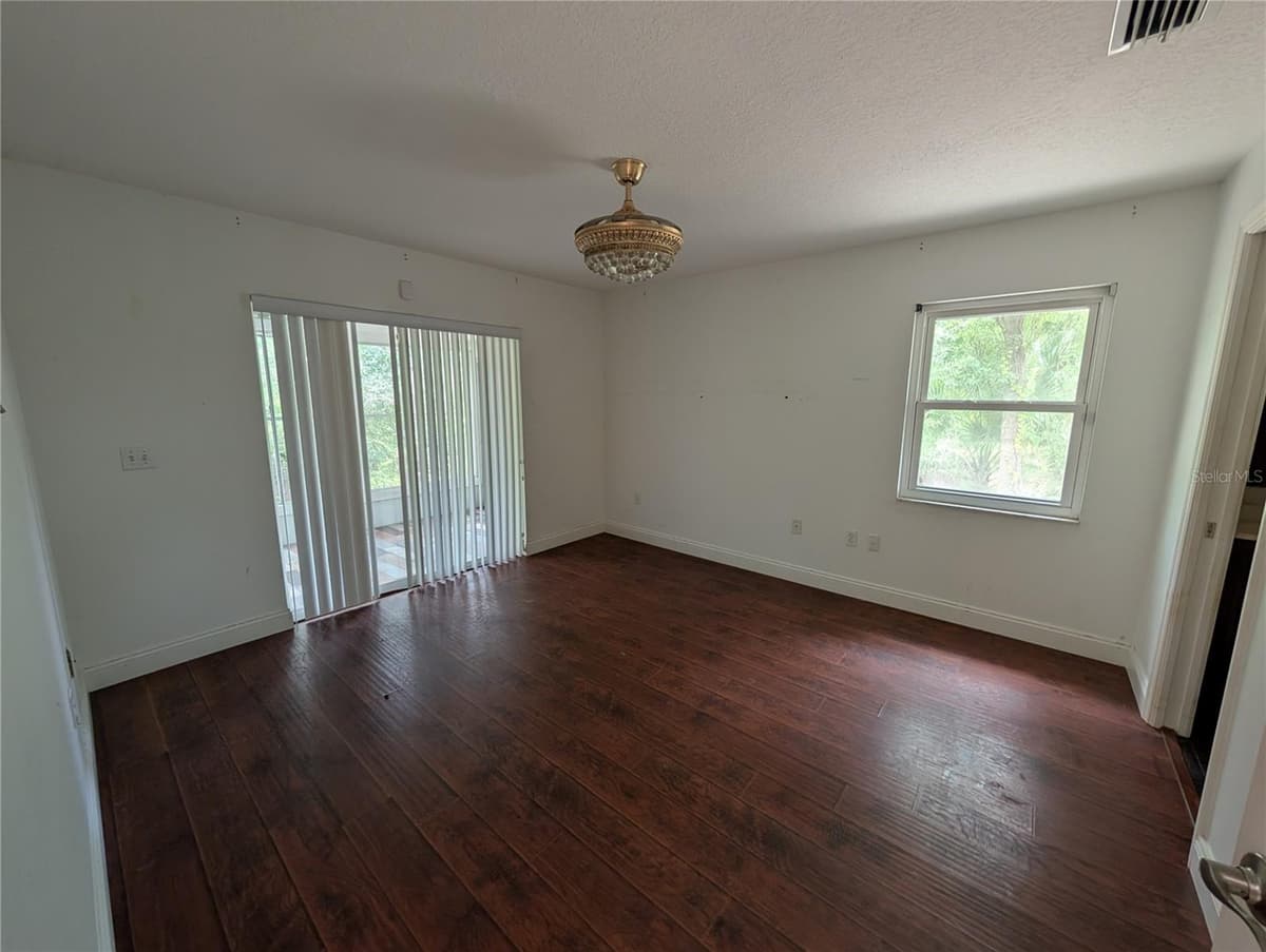 638 JEFFERSON AVENUE — photo 11 of 21