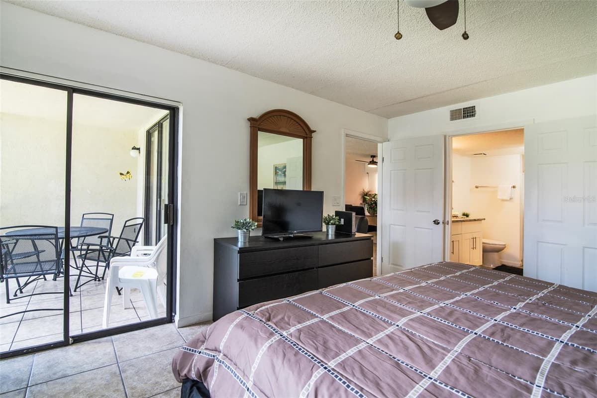 4601 46TH STREET COURT — photo 9 of 24