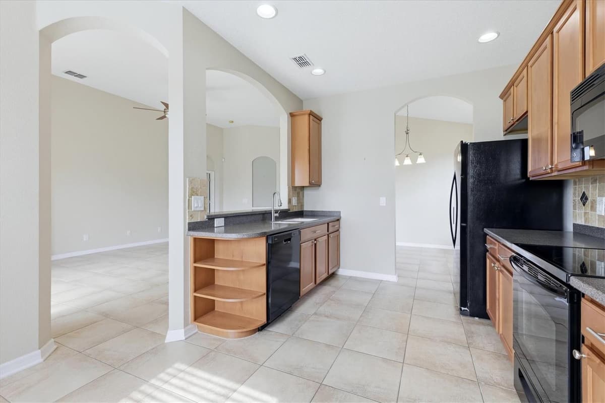 7117 50TH AVENUE CIRCLE — photo 17 of 40