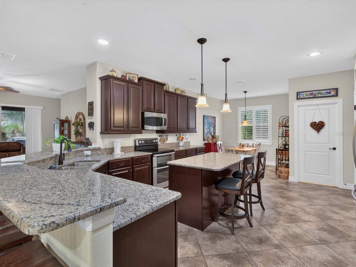 3831 SANIBEL STREET — photo 13 of 63