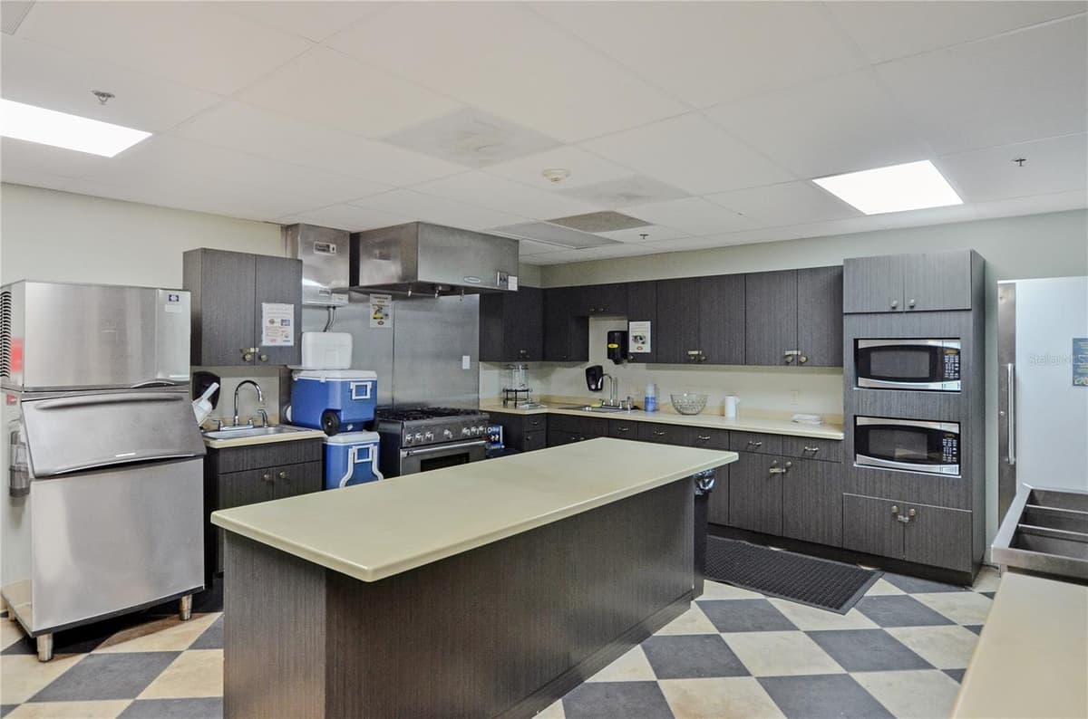 3831 SANIBEL STREET — photo 46 of 63