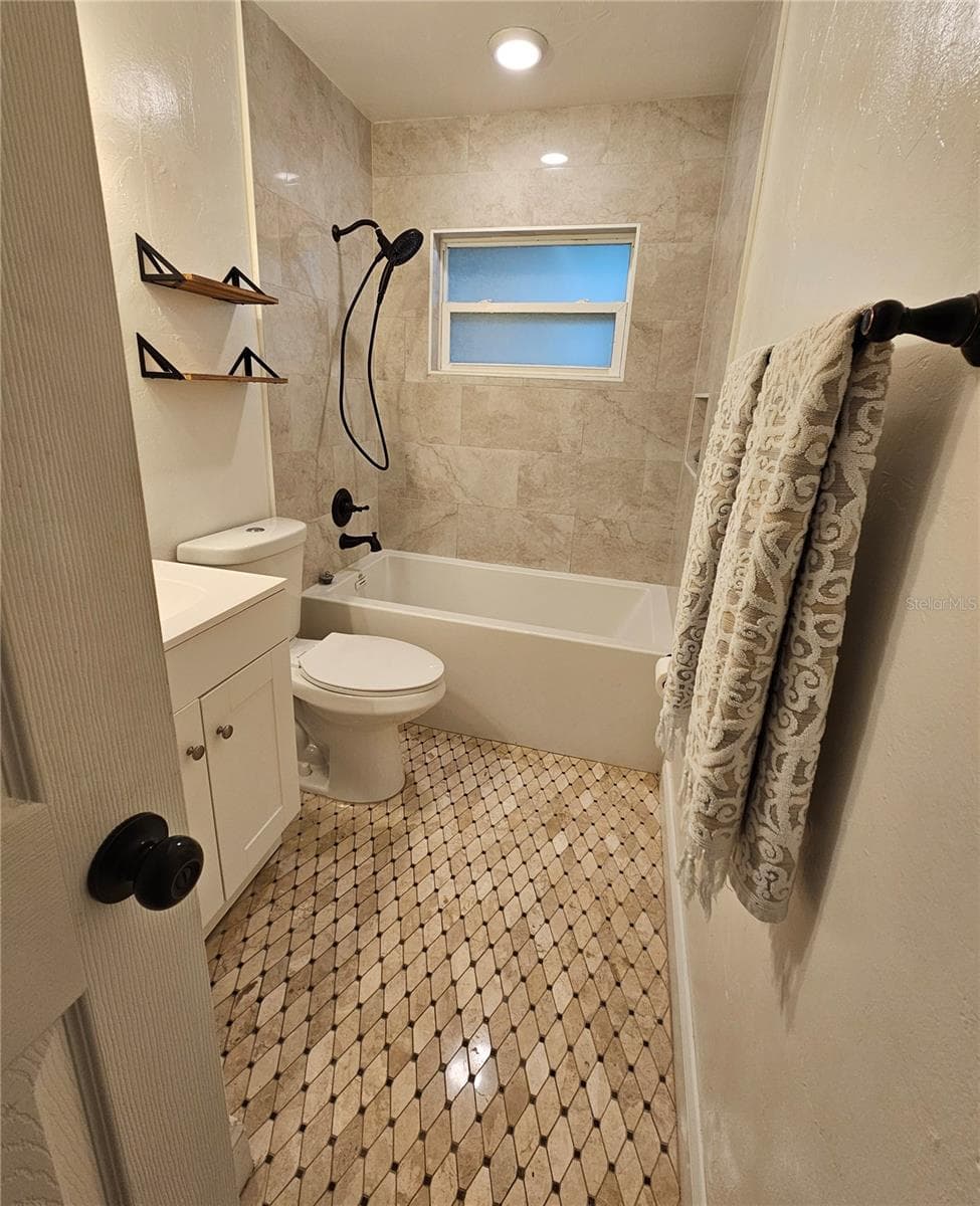 1903 SIMONTON AVENUE — photo 10 of 15