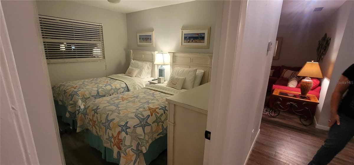 1903 SIMONTON AVENUE — photo 12 of 15