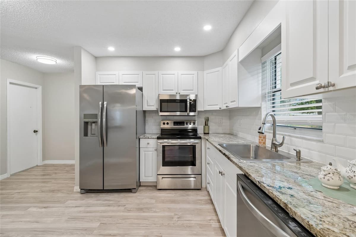 7949 KNIGHT DRIVE — photo 21 of 31