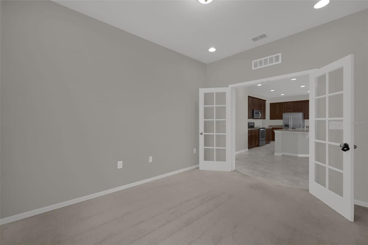 12112 CARSON DRIVE — photo 14 of 31