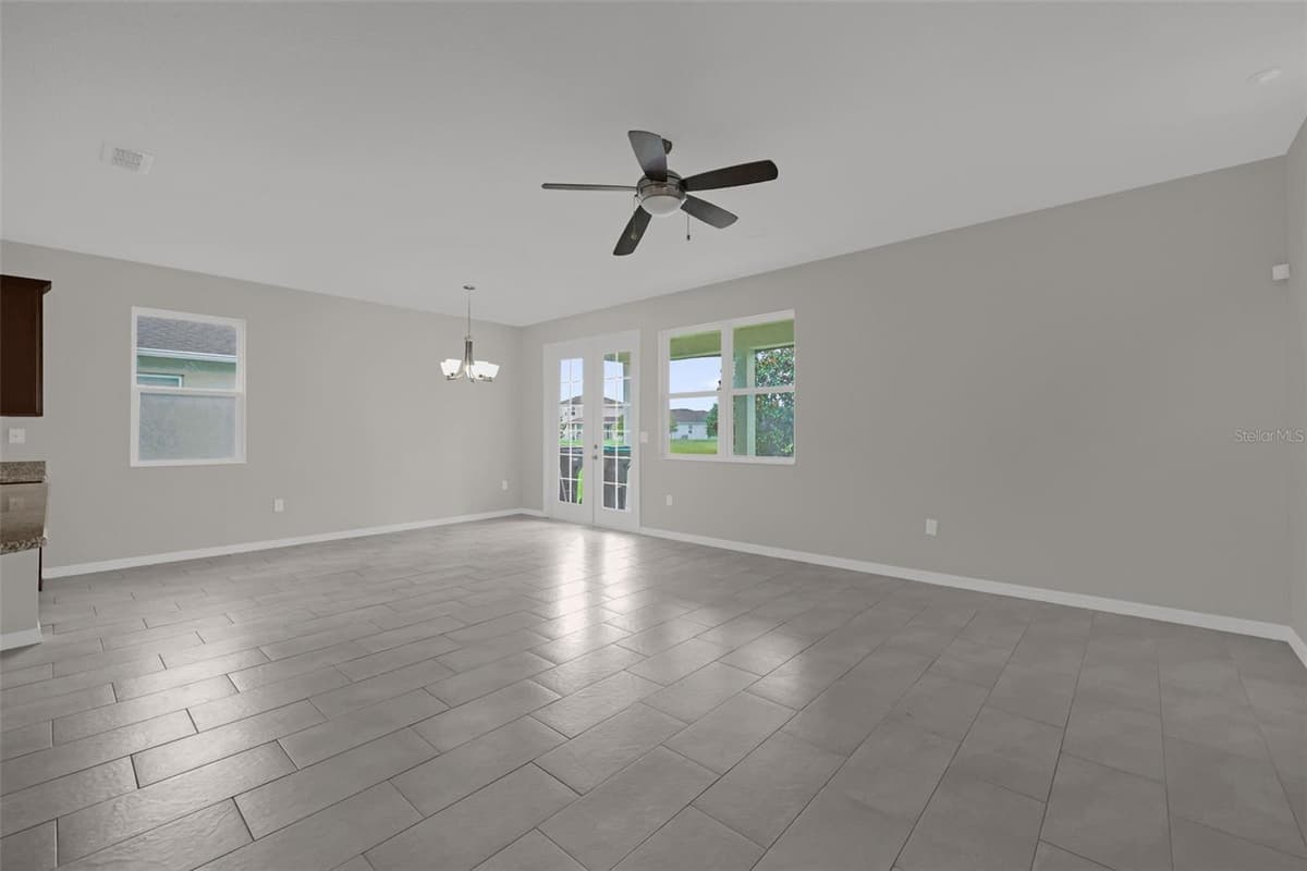 12112 CARSON DRIVE — photo 2 of 31