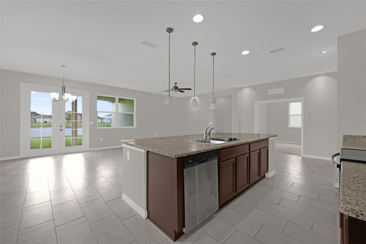 12112 CARSON DRIVE — photo 8 of 31