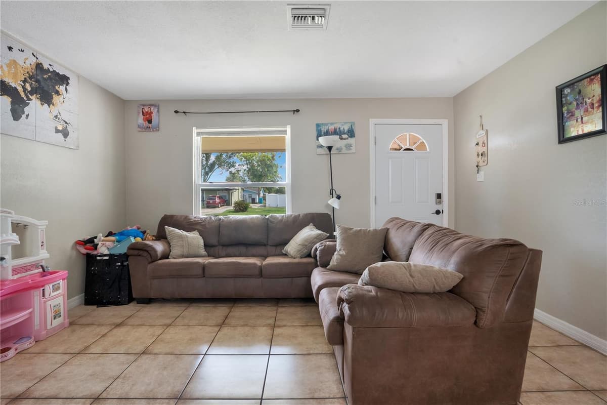 4325 CASSIUS STREET — photo 4 of 27