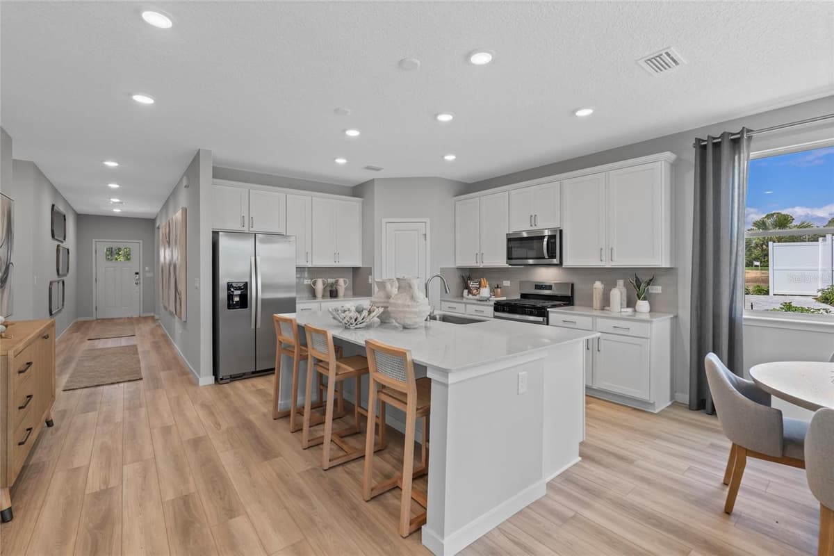 26 PERSEUS AVENUE — photo 10 of 26