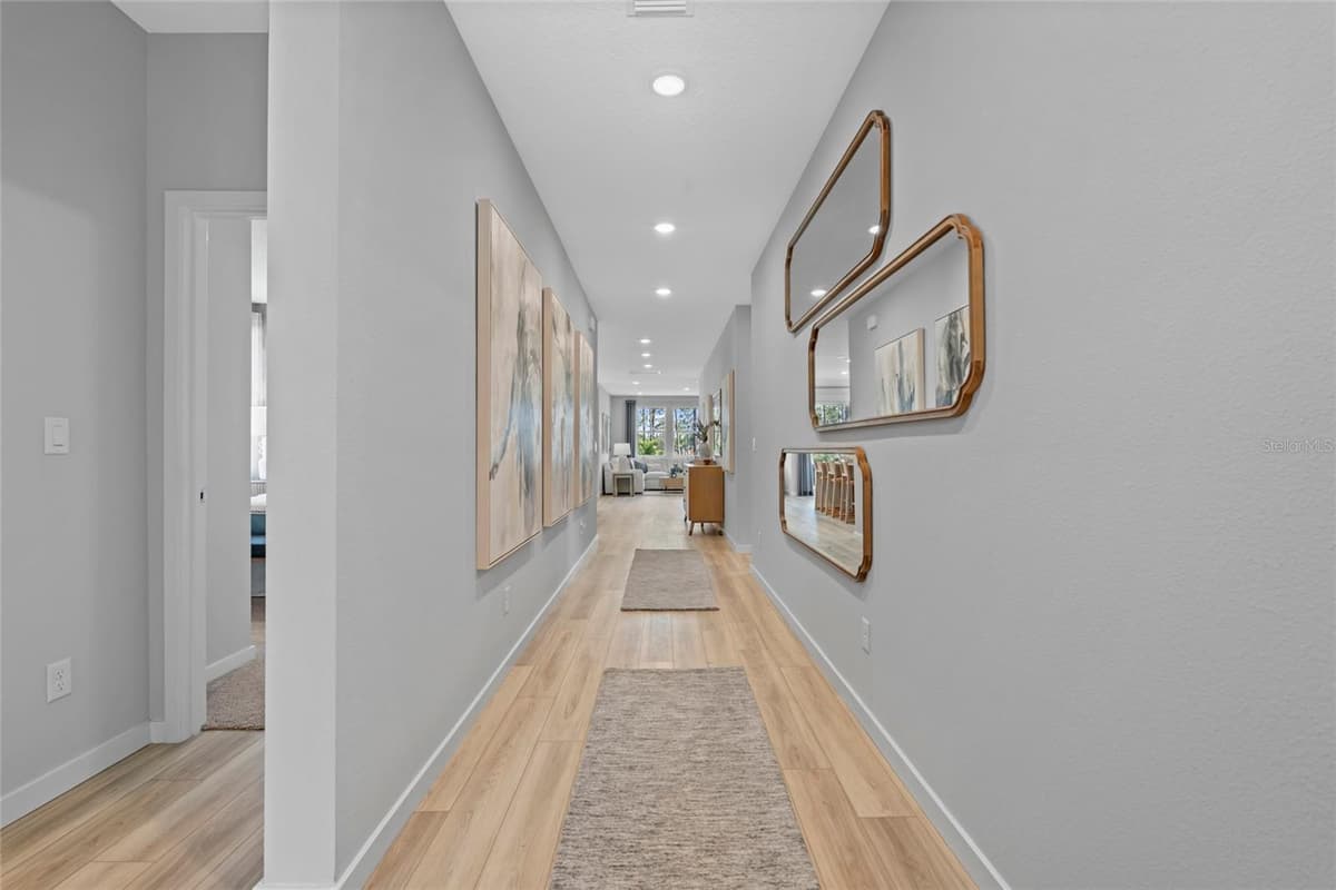 26 PERSEUS AVENUE — photo 8 of 26