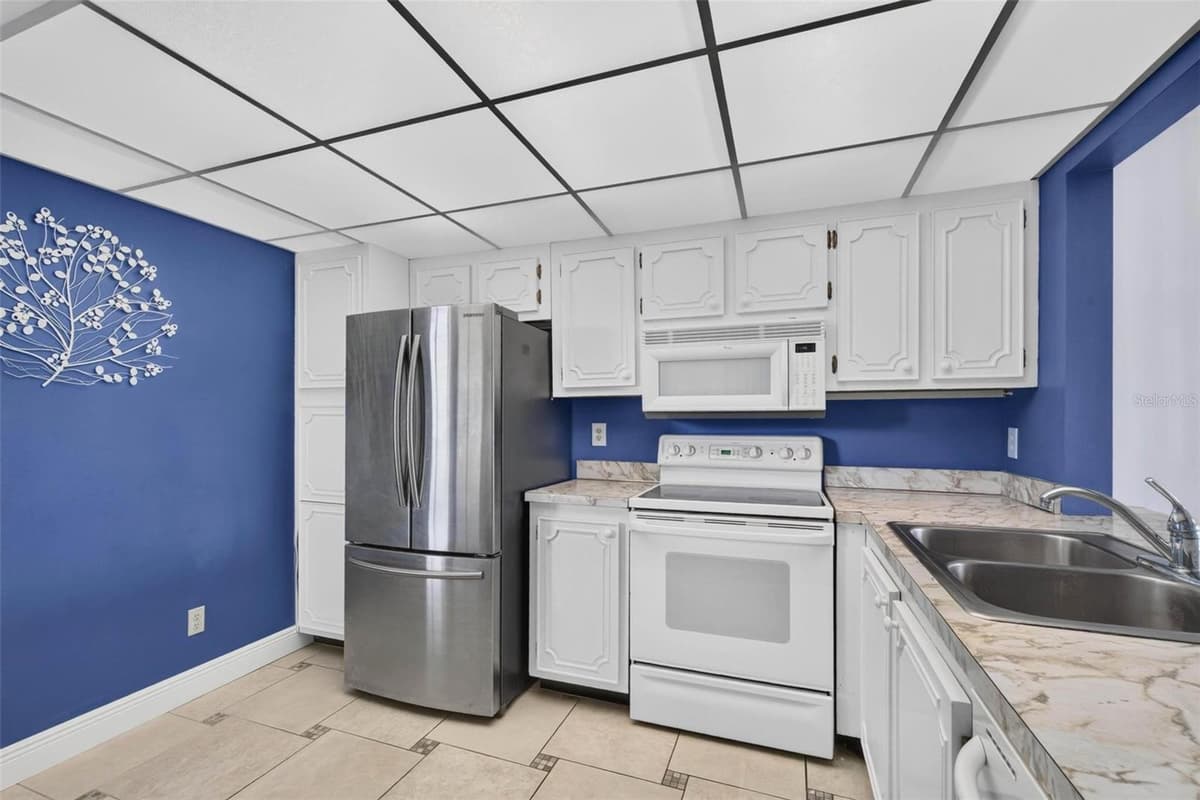 14130 ROSEMARY LANE — photo 12 of 38