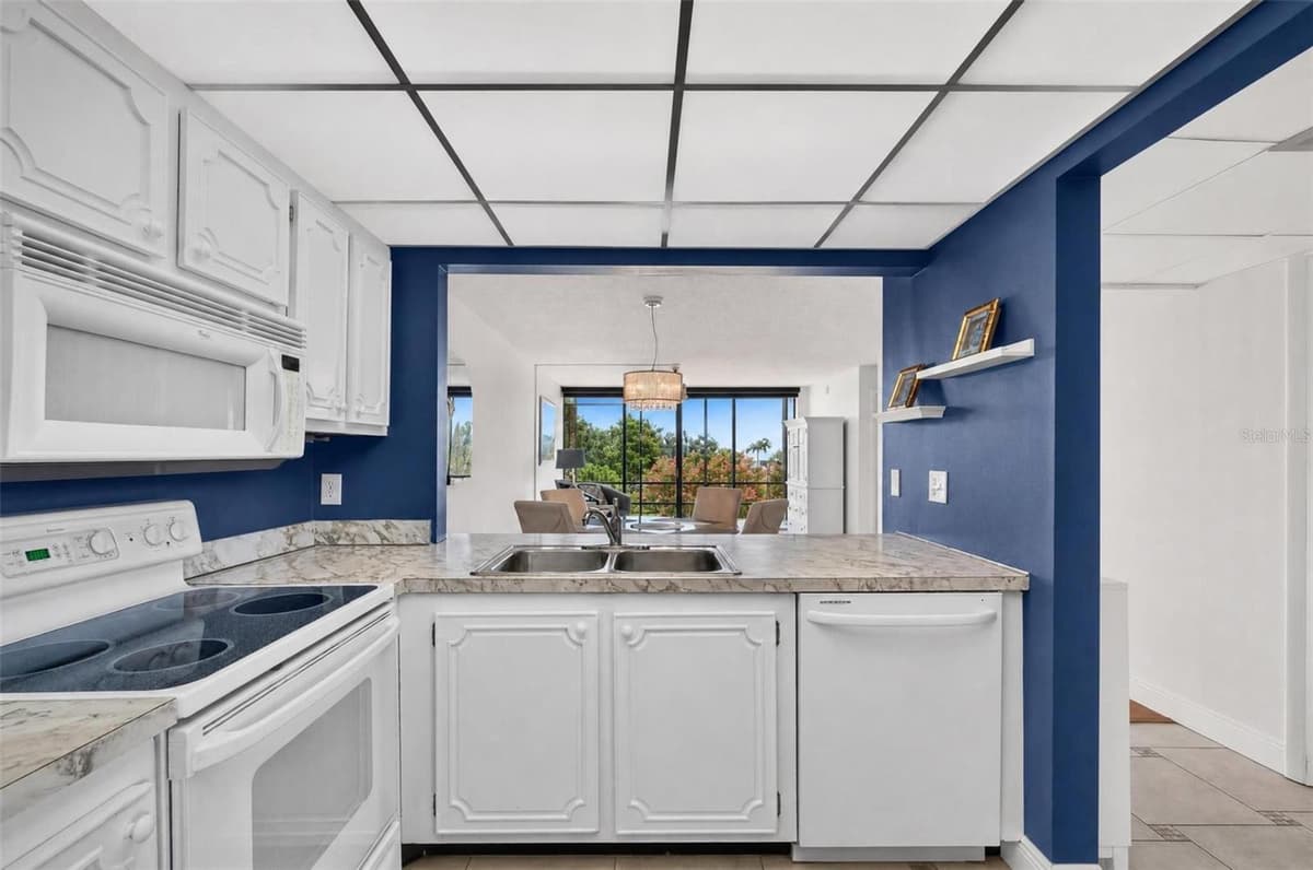 14130 ROSEMARY LANE — photo 14 of 38