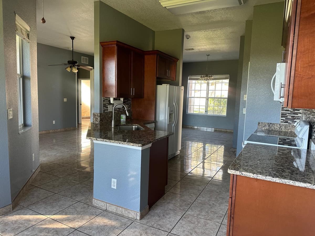 421 BAY LEAF DRIVE — photo 8 of 13