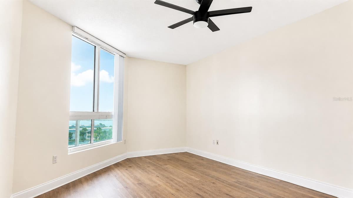 241 RIVERSIDE DRIVE — photo 7 of 44