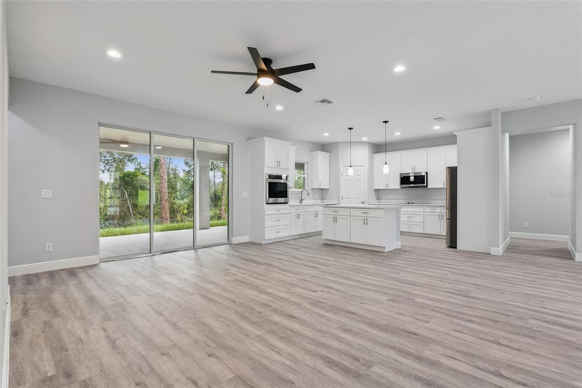 2043 WATERSEDGE DRIVE — photo 5 of 34