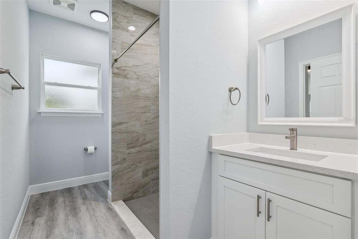 2043 WATERSEDGE DRIVE — photo 18 of 34