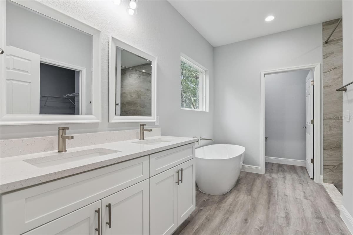 2043 WATERSEDGE DRIVE — photo 13 of 34