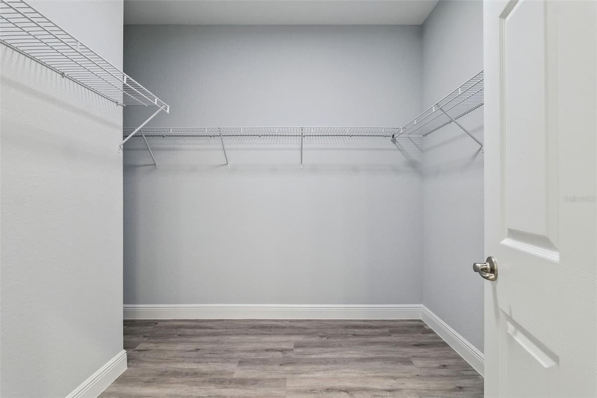 2043 WATERSEDGE DRIVE — photo 16 of 34
