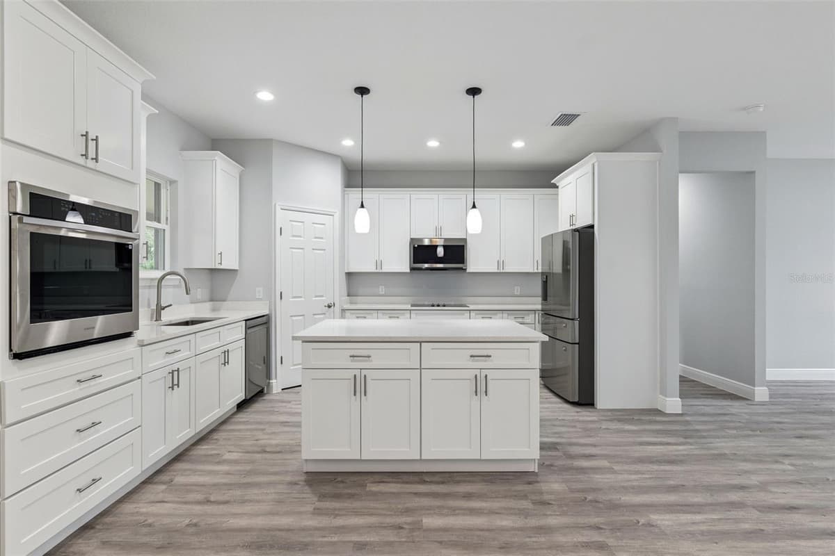 2043 WATERSEDGE DRIVE — photo 6 of 34